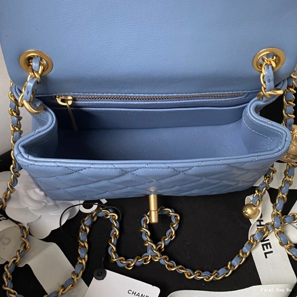 First Bag Ru FLAP CHANEL 17CM BAG 0818